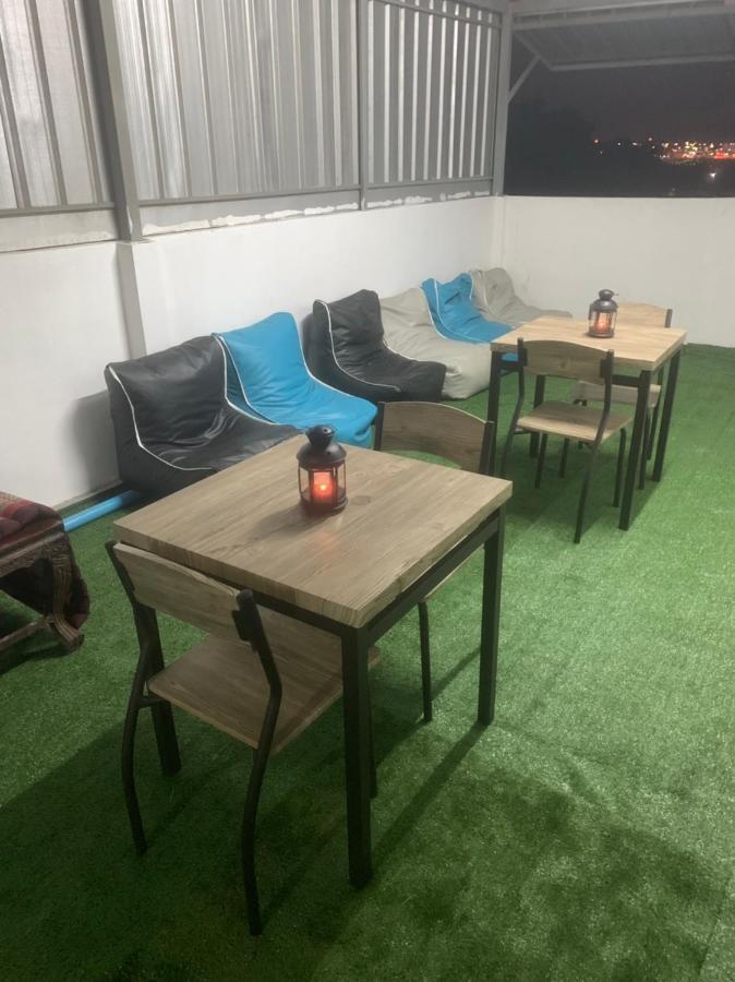 Happy Home Hostel 曼谷 外观 照片
